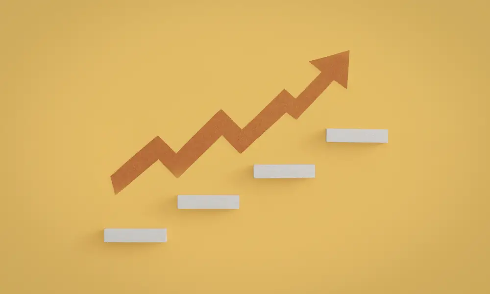 Comparação de juros entre rotativo do cartão e crédito pessoal.