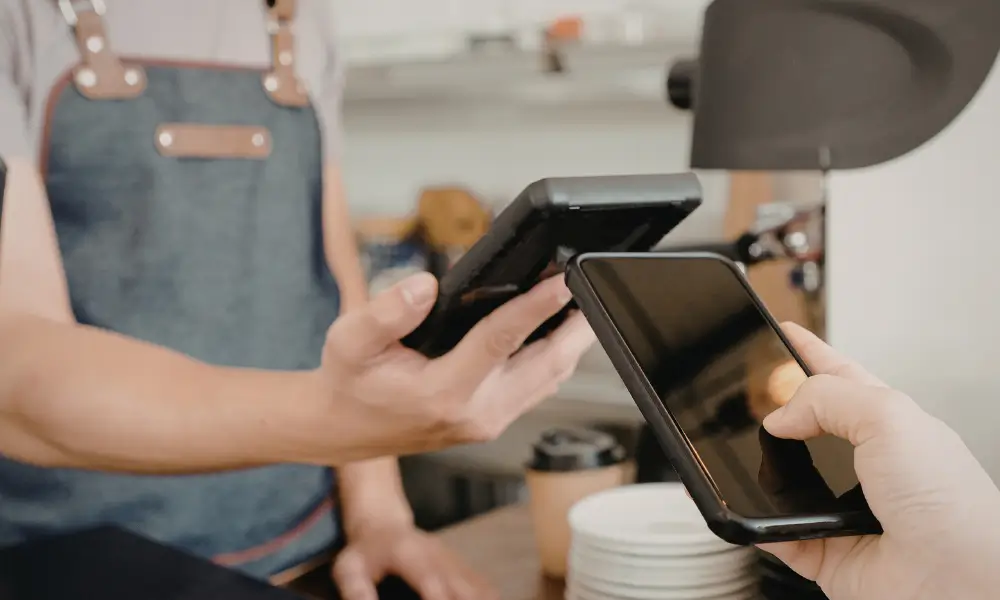 Pagamento de dívida via Pix para limpar o nome mais rápido.