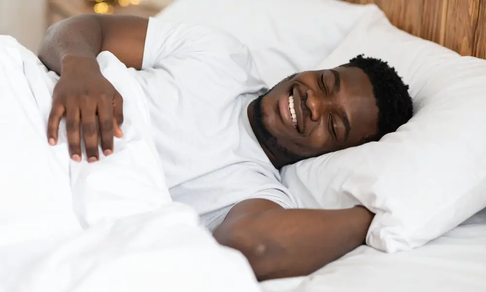 Tranquilidade financeira e paz mental ao ter uma reserva de emergência montada.